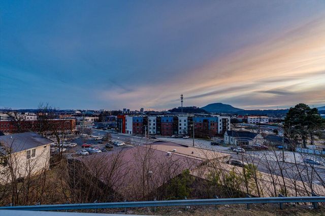 411 Fairpoint Street 202, Chattanooga, TN 37405