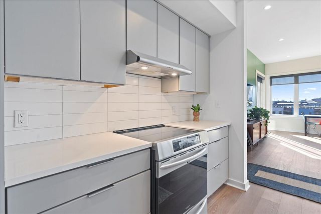 411 Fairpoint Street 202, Chattanooga, TN 37405