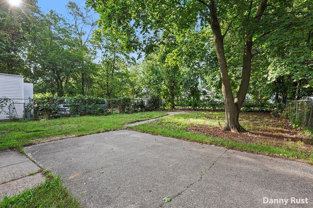691 E Isabella Avenue, Muskegon, MI 49442