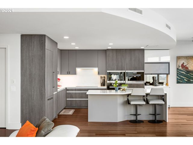 3601 S RIVER Pkwy 2805, Portland, OR 97239