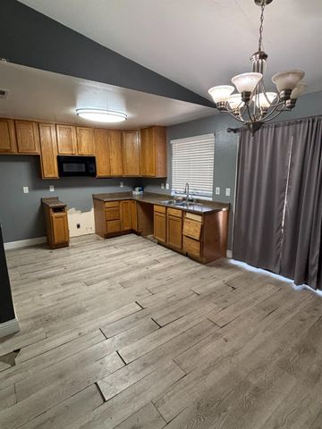 8264 Summerplace Dr, Citrus Heights, CA 95621