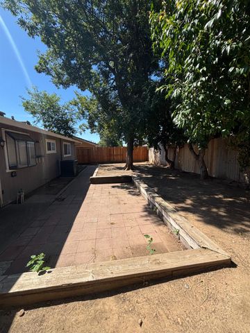 8264 Summerplace Dr, Citrus Heights, CA 95621