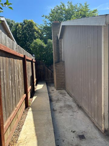 8264 Summerplace Dr, Citrus Heights, CA 95621