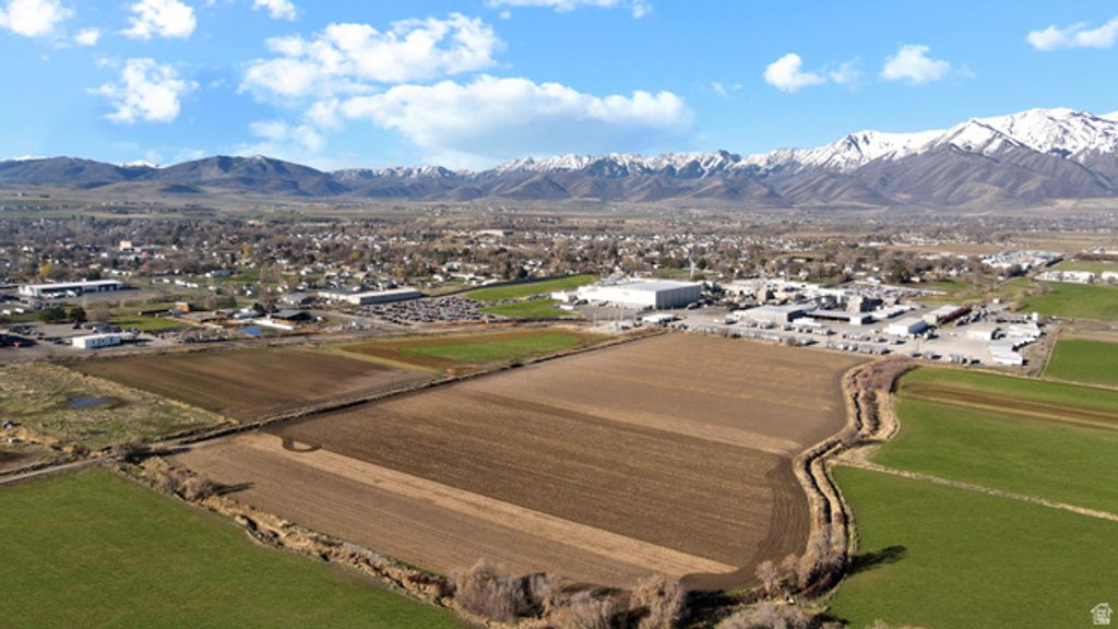 Image 12 of property listing at 4600 S 1200 W, Hyrum, UT 84319