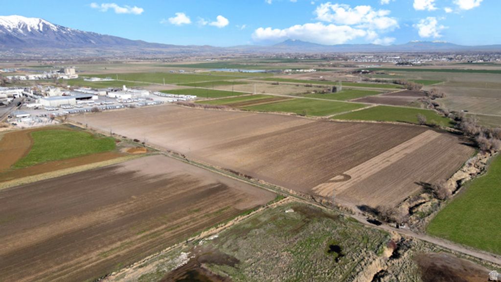 Image 17 of property listing at 4600 S 1200 W, Hyrum, UT 84319