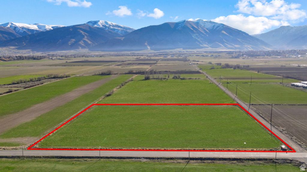 Image 3 of property listing at 4600 S 1200 W, Hyrum, UT 84319