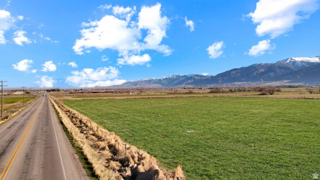 Image 6 of property listing at 4600 S 1200 W, Hyrum, UT 84319