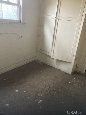 9811 S Vermont, Los Angeles, CA 90044