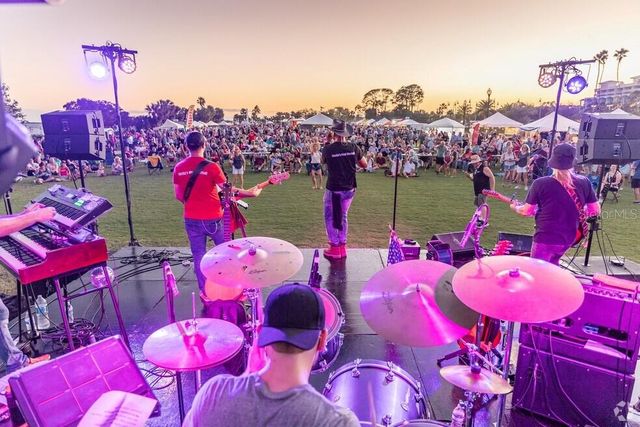 2749 COUNTRYSIDE BOULEVARD 22, Clearwater, FL 33761