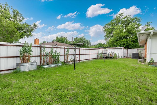 201 Palestine Street, Coleman, TX 76834