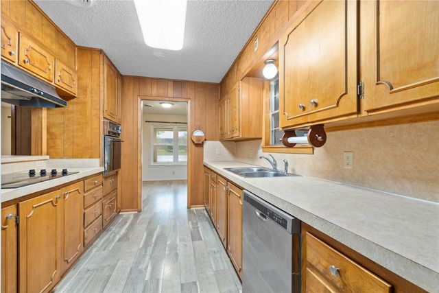 201 Palestine Street, Coleman, TX 76834