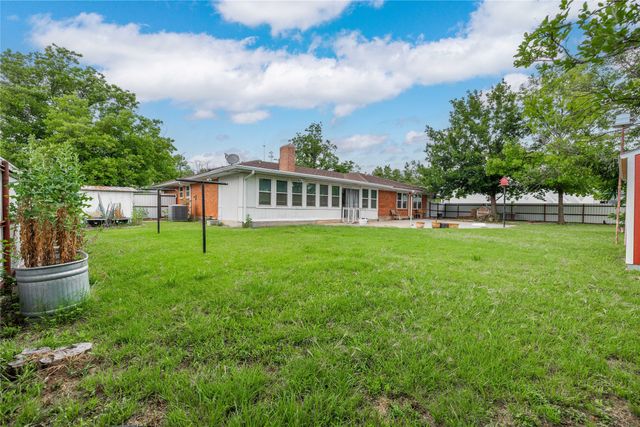 201 Palestine Street, Coleman, TX 76834