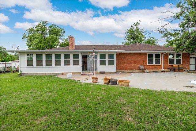 201 Palestine Street, Coleman, TX 76834