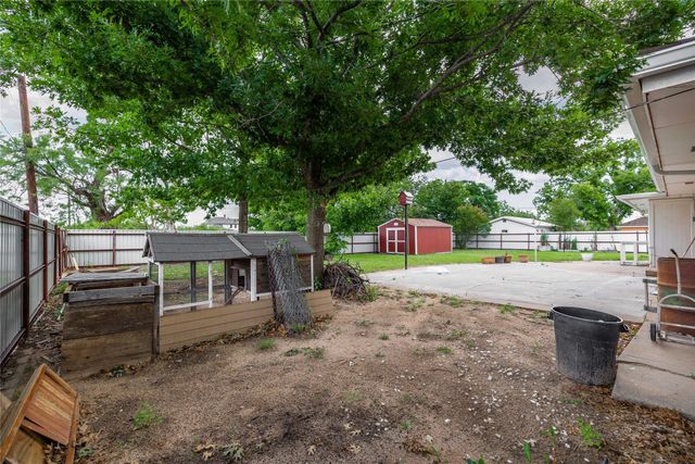 201 Palestine Street, Coleman, TX 76834