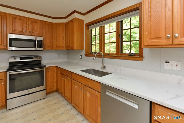 53 Holbrook Road, Seymour, CT 06483