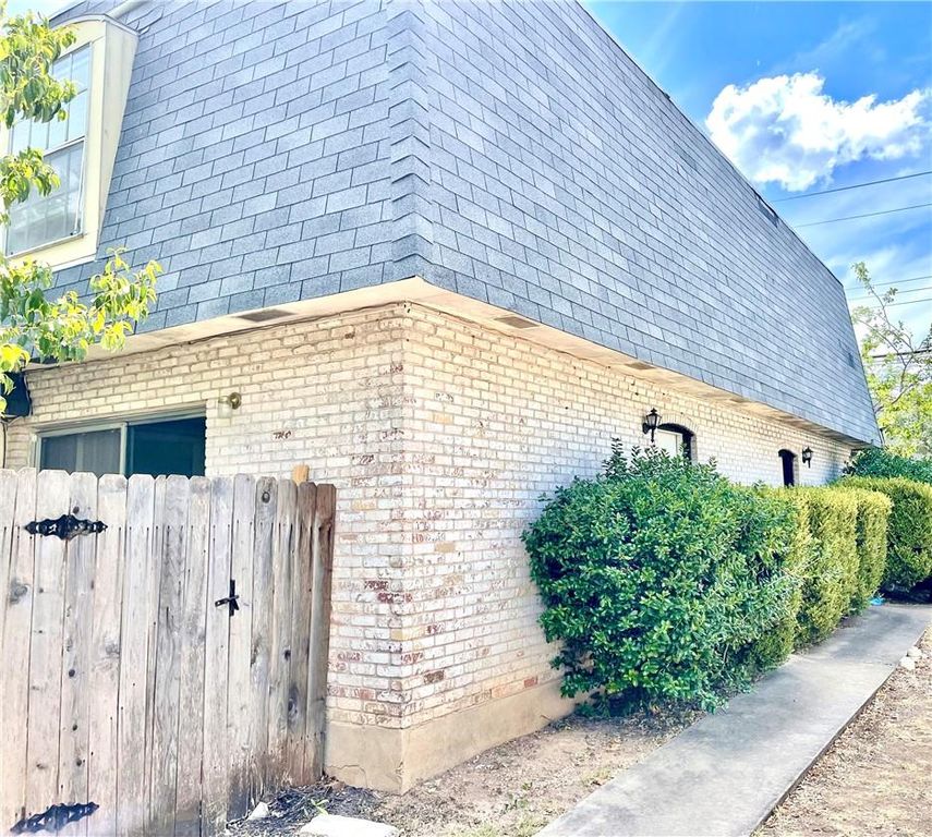 5806 Belmoor DR B, Austin, TX 78723