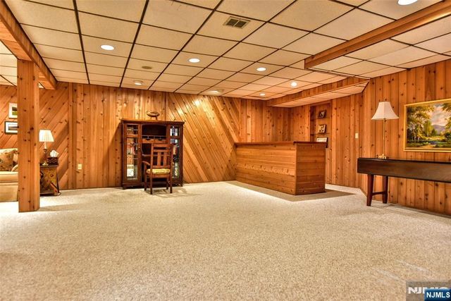 30 N Bayard Lane, Mahwah, NJ 07430