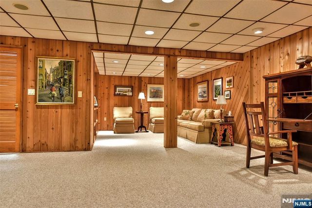 30 N Bayard Lane, Mahwah, NJ 07430
