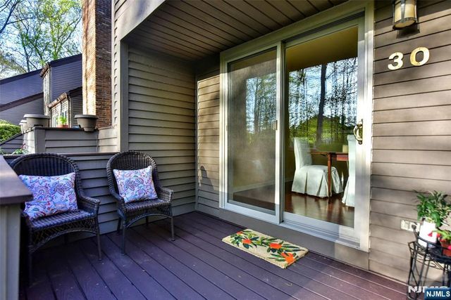 30 N Bayard Lane, Mahwah, NJ 07430