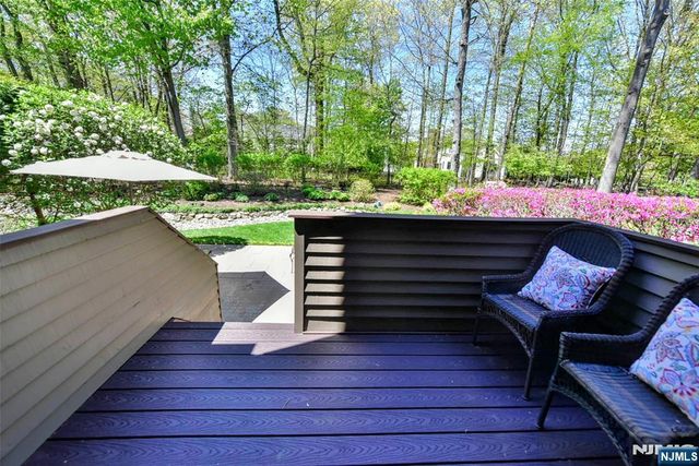 30 N Bayard Lane, Mahwah, NJ 07430