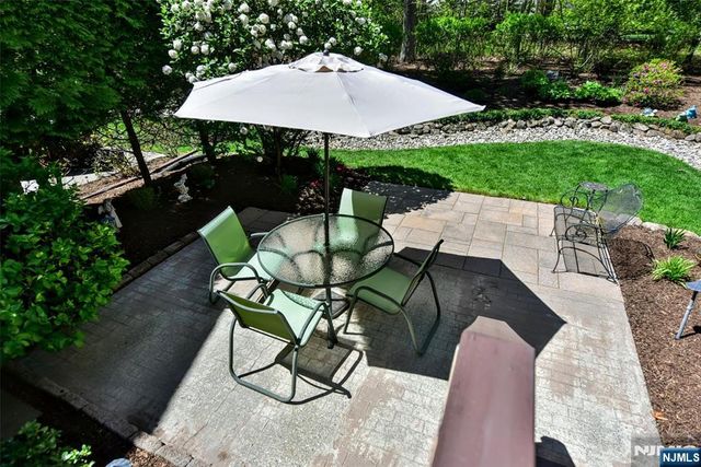 30 N Bayard Lane, Mahwah, NJ 07430