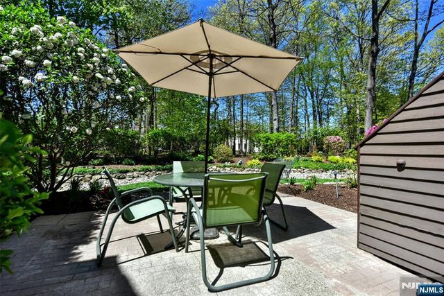 30 N Bayard Lane, Mahwah, NJ 07430