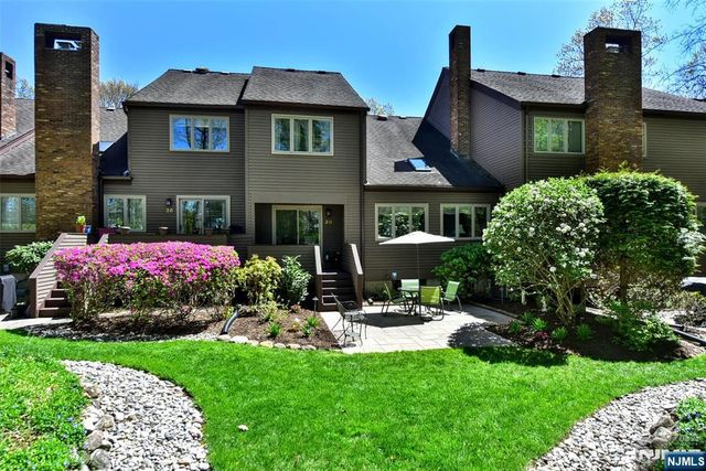 30 N Bayard Lane, Mahwah, NJ 07430