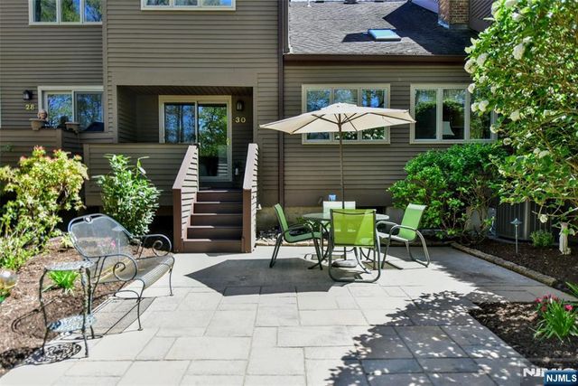 30 N Bayard Lane, Mahwah, NJ 07430