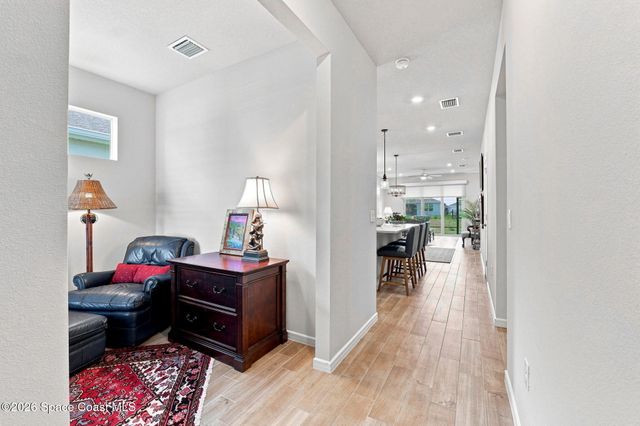 8833 Nixie Avenue SW, Melbourne, FL 32940