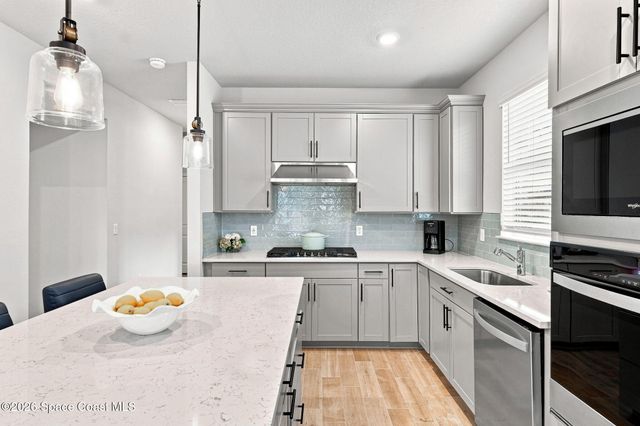 8833 Nixie Avenue SW, Melbourne, FL 32940