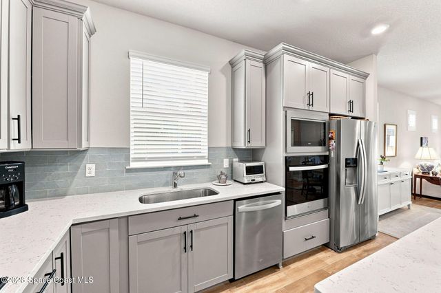 8833 Nixie Avenue SW, Melbourne, FL 32940