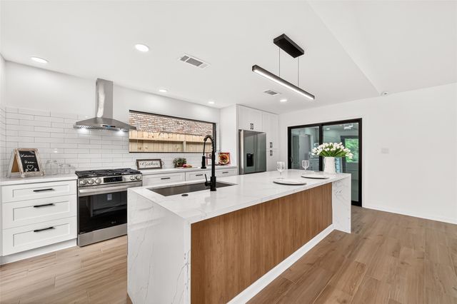 6003 Benning Drive, Houston, TX 77096