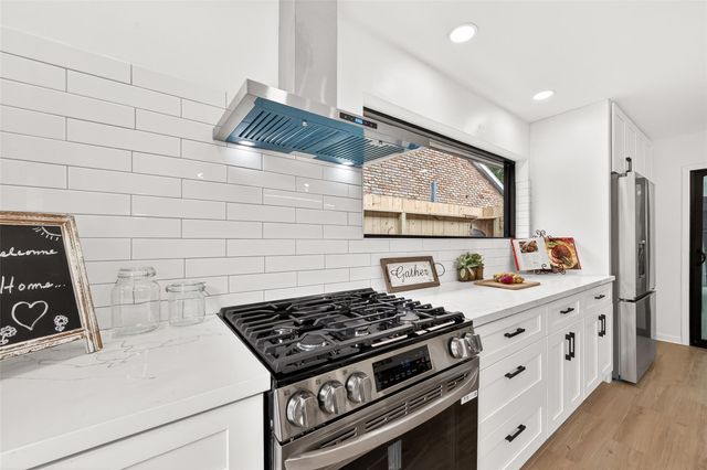 6003 Benning Drive, Houston, TX 77096