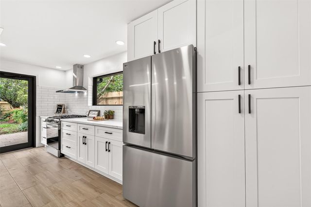 6003 Benning Drive, Houston, TX 77096