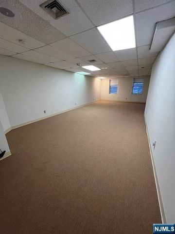 10 Jay Street, Tenafly, NJ 07670