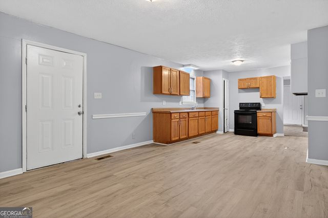 1154 Davis Circle, Macon, GA 31211