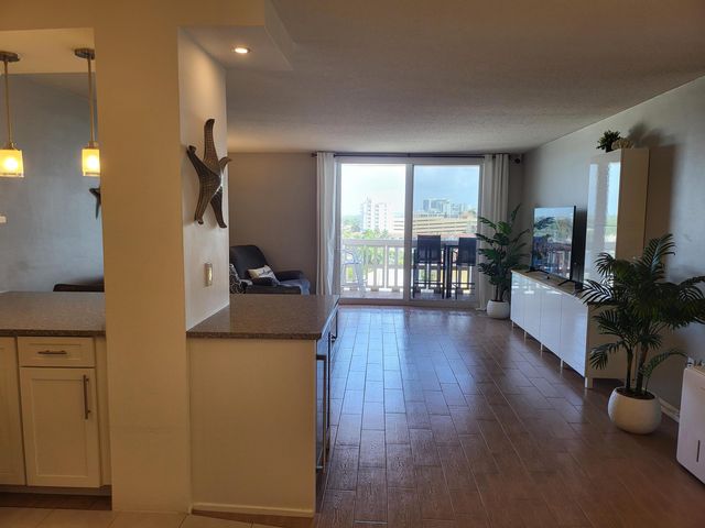 801 S Ocean Drive 805, Hollywood, FL 33019