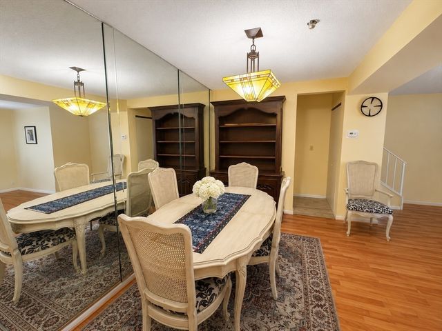 91 Rosewood Dr 91, Stoughton, MA 02072