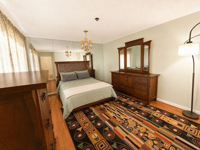 91 Rosewood Dr 91, Stoughton, MA 02072