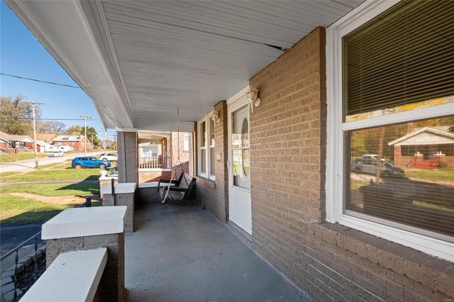 3438 Pine Grove Avenue, St Louis, MO 63121