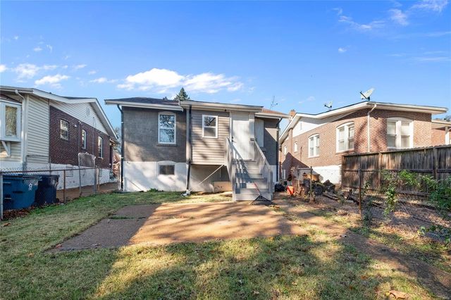 3438 Pine Grove Avenue, St Louis, MO 63121
