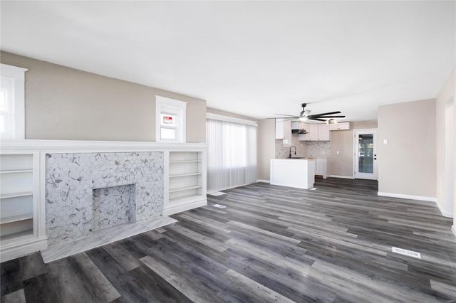 3438 Pine Grove Avenue, St Louis, MO 63121