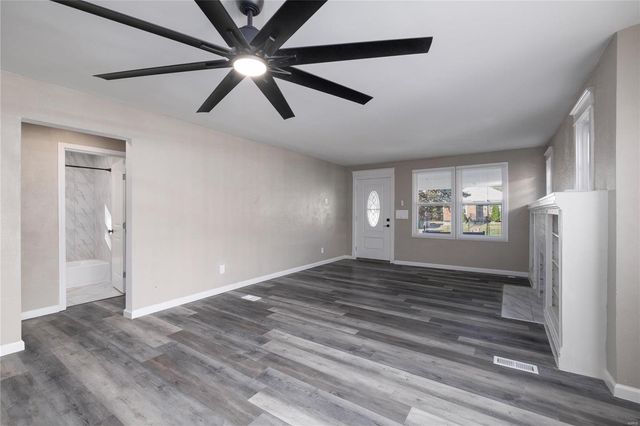 3438 Pine Grove Avenue, St Louis, MO 63121