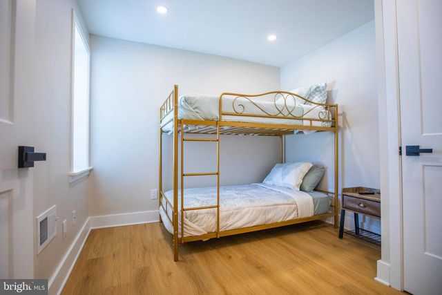 2351 E HAGERT ST, Philadelphia, PA 19125