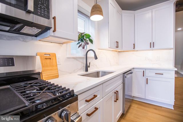 2351 E HAGERT ST, Philadelphia, PA 19125