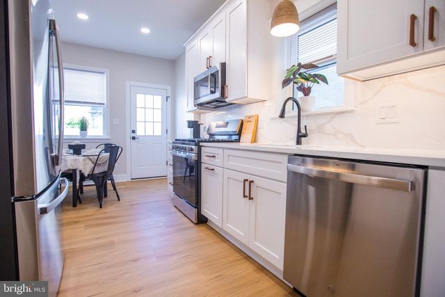 2351 E HAGERT ST, Philadelphia, PA 19125