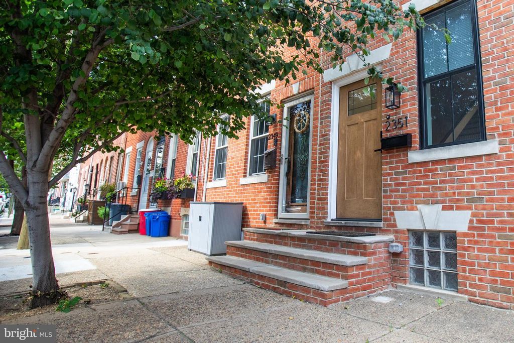 2351 E HAGERT ST, Philadelphia, PA 19125