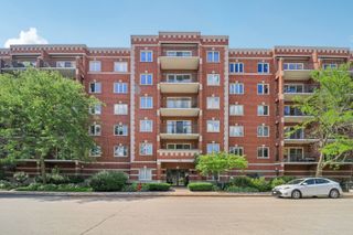 5005 Warren Street 403, Skokie, IL 60077