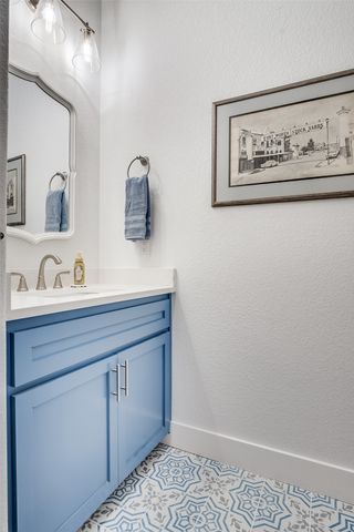 6860 County Road 302, Grandview, TX 76050