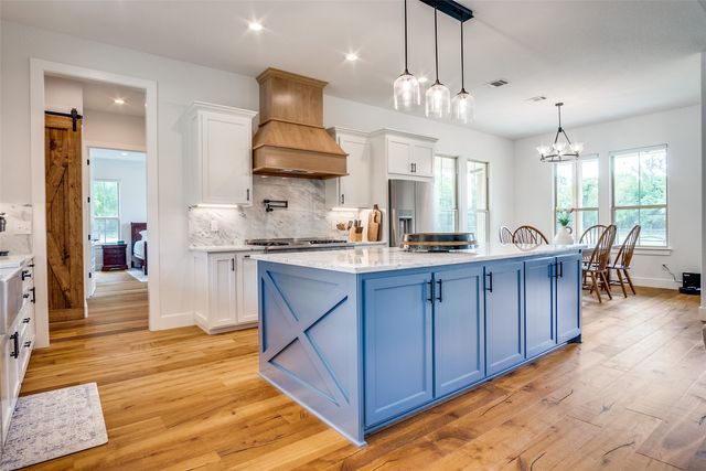 6860 County Road 302, Grandview, TX 76050